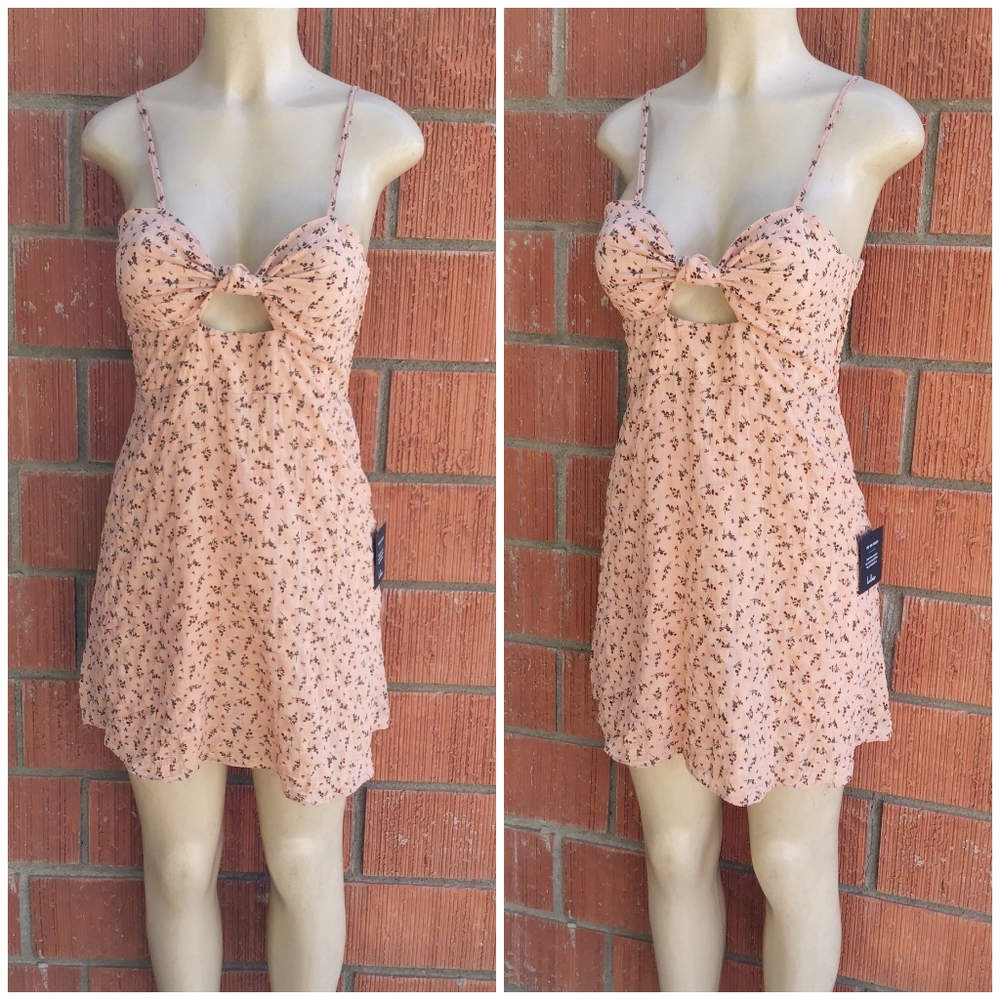 Lulu's Vintage Peach Floral Peek-A-Boo Short Dress - Picture 6 of 6